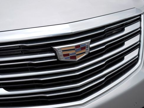 Used 2019 Cadillac XT5 Luxury AWD/4WD image 3