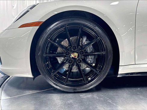 Used 2024 Porsche 911 Carrera T RWD image 13