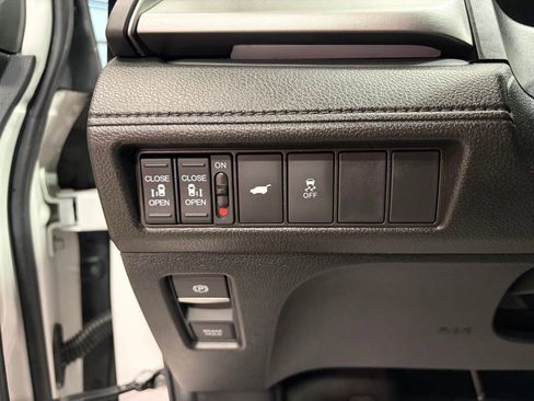 Used 2025 Honda Odyssey Sport-L image 18