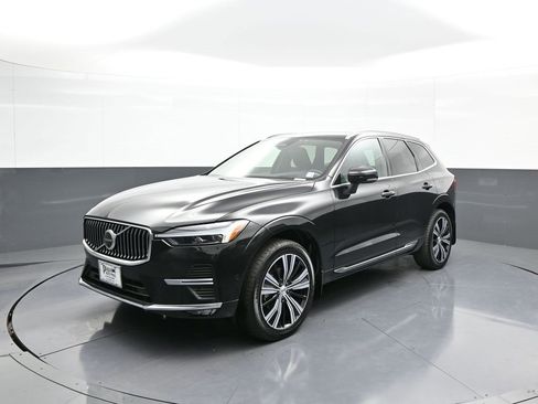 Used 2022 Volvo XC60 B5 Inscription w/ Advanced Package image 1