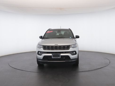 Used 2024 Jeep Compass Latitude w/ Sun and Sound Group image 39