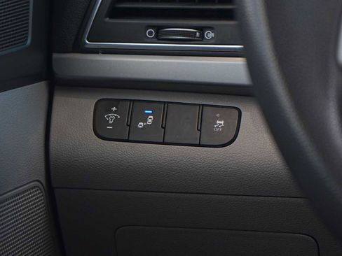 Used 2018 Hyundai Elantra SEL FWD image 22
