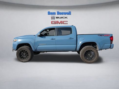 Used 2019 Toyota Tacoma TRD Sport AWD/4WD image 6