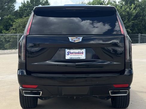 Used 2021 Cadillac Escalade Premium Luxury w/ Performance Package RWD image 5