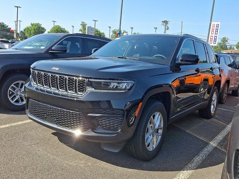 New 2026 Jeep Grand Cherokee Laredo X AWD/4WD image 1