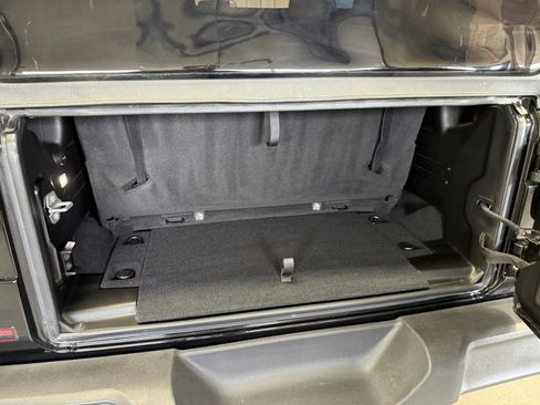 Used 2022 Jeep Wrangler Willys image 13