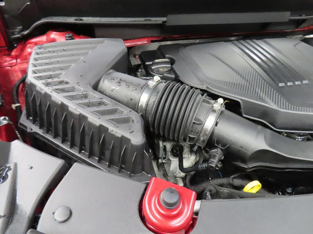 Used 2026 GMC Acadia AT4 w/ LPO, Floor Liner Package AWD/4WD image 33