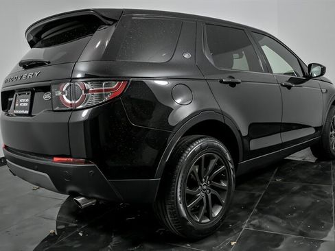 Used 2018 Land Rover Discovery Sport SE image 10