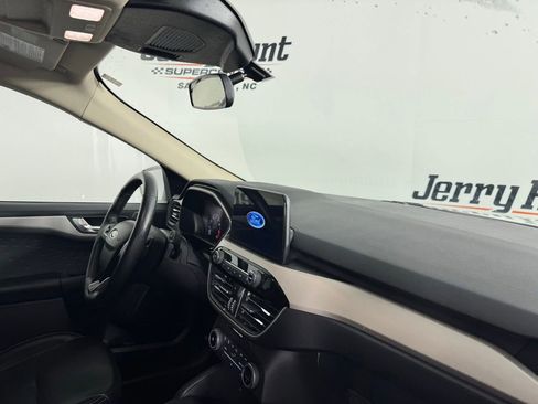 Used 2020 Ford Escape SEL image 32