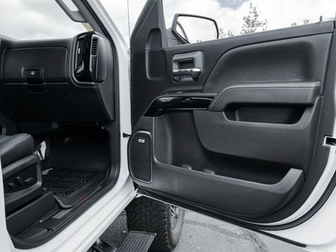 Used 2018 Chevrolet Silverado 1500 LTZ Z71 w/ LTZ Plus Package image 39