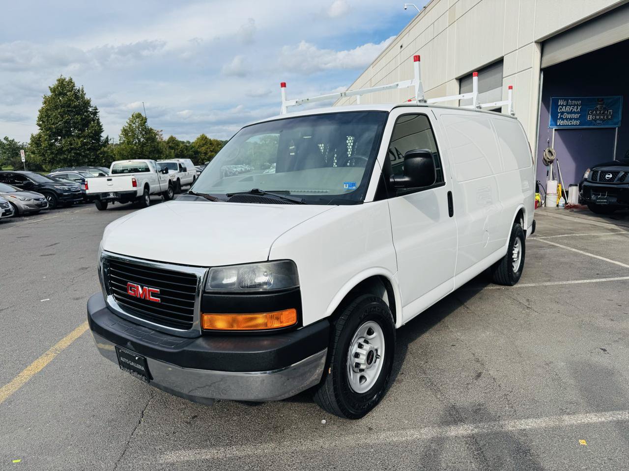 Used 2009 GMC Savana 2500 w/ Chrome Appearance Package RWD image 12