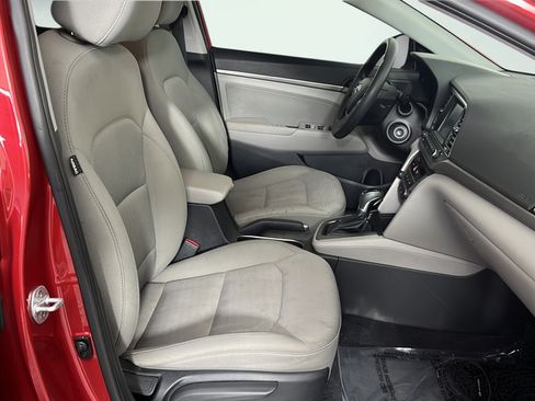 Used 2017 Hyundai Elantra SE FWD image 12