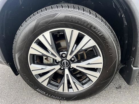 Certified 2023 Nissan Rogue SV w/ SV Premium B Package FWD image 9
