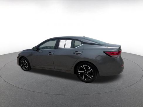 Used 2025 Nissan Sentra SV FWD image 10