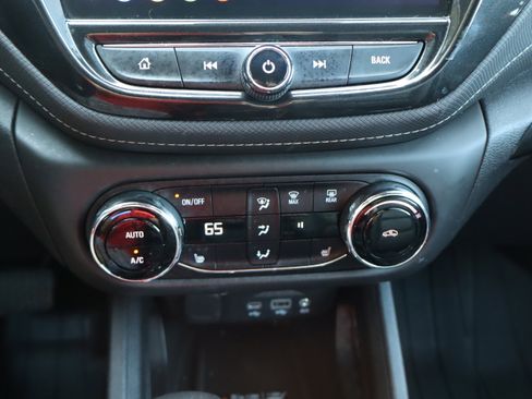 Used 2021 Chevrolet TrailBlazer ACTIV w/ Technology Package FWD image 27