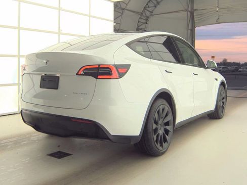 Used 2021 Tesla Model Y Long Range AWD/4WD image 4