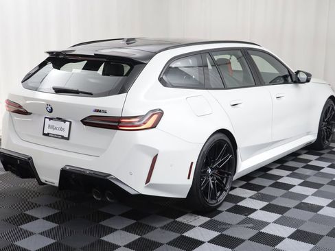 New 2027 BMW M5 Touring AWD/4WD image 22