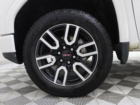 Used 2024 GMC Sierra 1500 AT4 w/ Technology Package AWD/4WD image 48