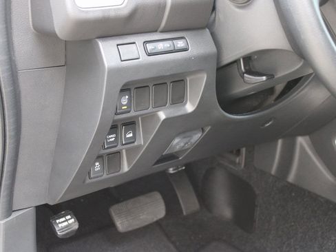 Used 2025 Nissan Frontier SV image 22