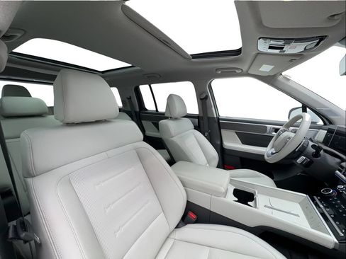 Used 2025 Hyundai Santa Fe Limited FWD image 33