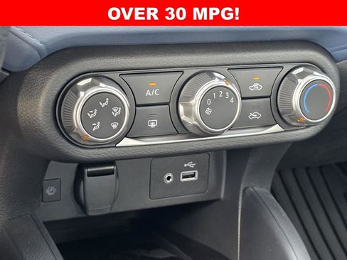 New 2025 Nissan Versa SV w/ Trunk Package FWD image 15