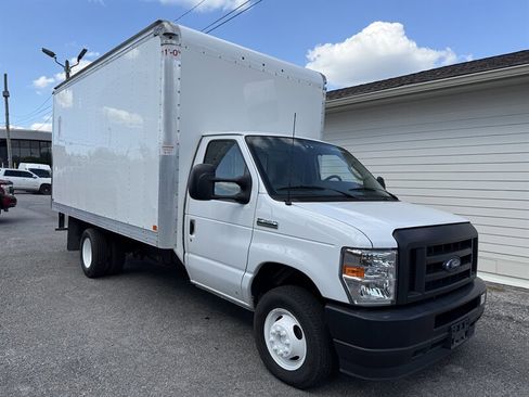 Used 2023 Ford E-350 and Econoline 350 Super Duty w/ Power Windows & Locks Group image 10