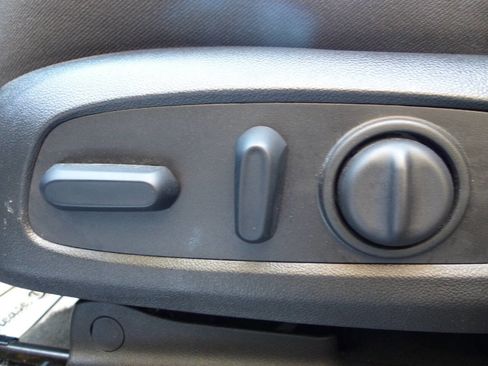 Used 2025 Chevrolet Blazer LT image 22