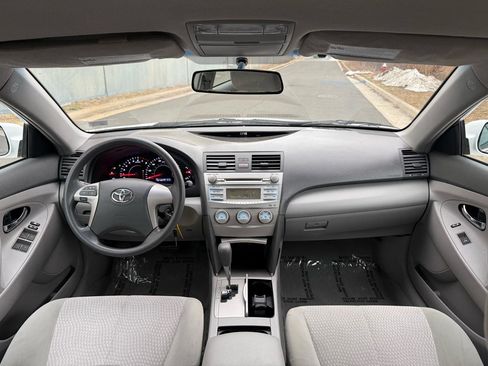 Used 2010 Toyota Camry image 25