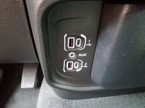 Used 2023 RAM 1500 Laramie AWD/4WD image 16