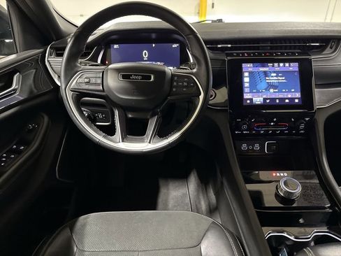 Used 2021 Jeep Grand Cherokee L Laredo AWD/4WD image 11