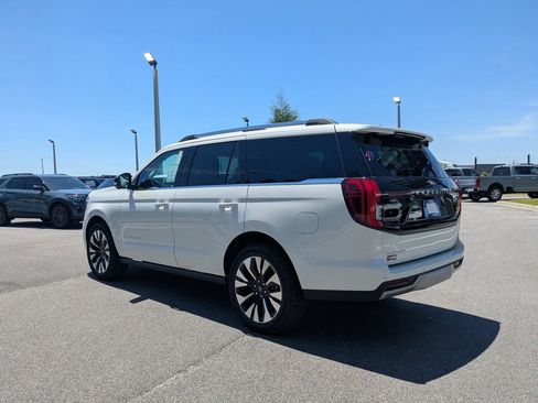 New 2026 Ford Expedition Platinum w/ Driver's Package AWD/4WD image 6