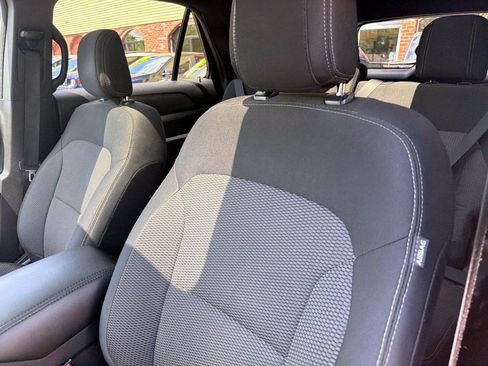 Used 2018 Ford Explorer XLT w/ Equipment Group 201A AWD/4WD image 13