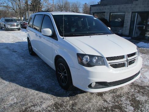 Used 2019 Dodge Grand Caravan GT image 1