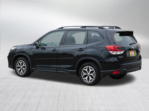 Used 2019 Subaru Forester Premium AWD/4WD image 5