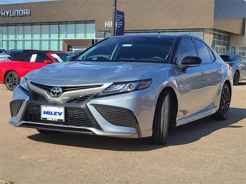 Used 2022 Toyota Camry XSE image 2