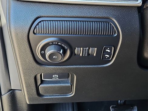 Used 2022 Jeep Wagoneer Series III image 24