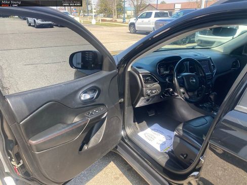 Used 2020 Jeep Cherokee Trailhawk w/ Comfort & Convenience Group image 15