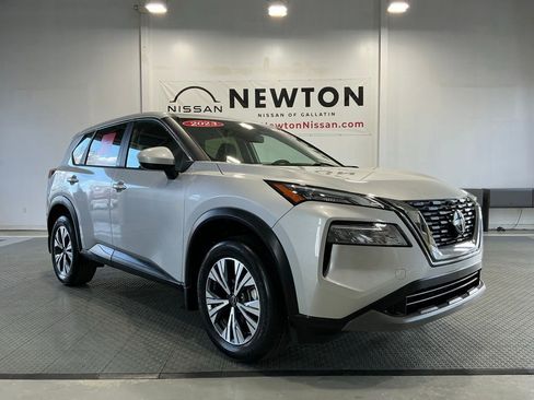 Used 2023 Nissan Rogue SV image 27