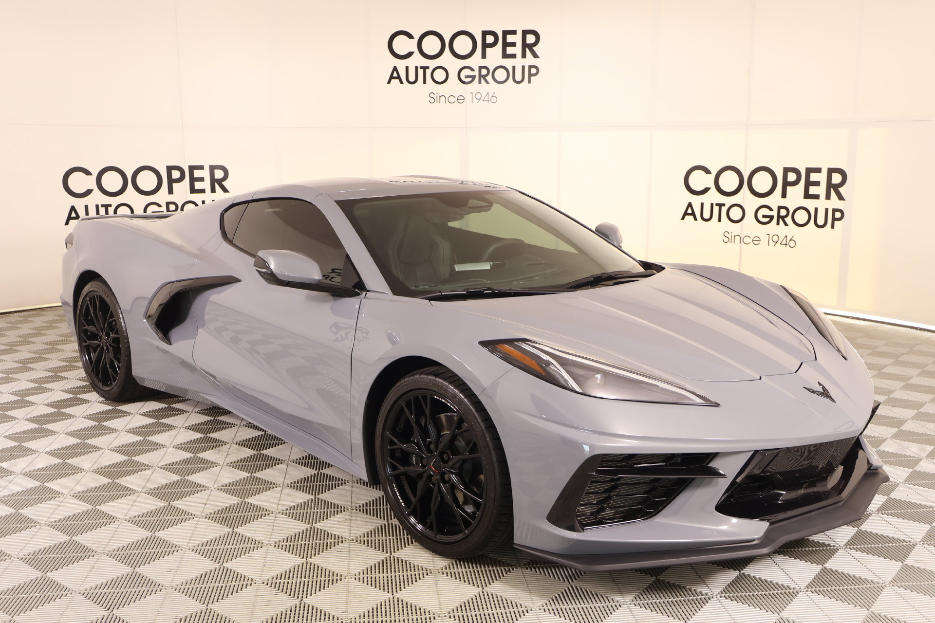 Used 2025 Chevrolet Corvette Stingray Coupe w/ 1LT RWD image 1