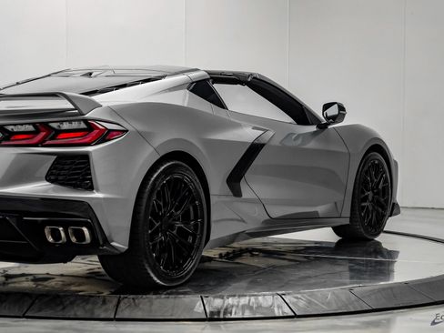 Used 2022 Chevrolet Corvette Stingray Preferred Cpe w/ Z51 Performance Package RWD image 26