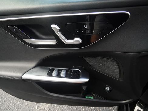 Used 2025 Mercedes-Benz C 300 4MATIC Sedan image 11