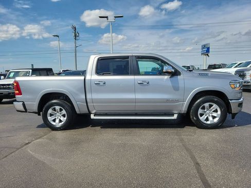 Used 2022 RAM 1500 Laramie AWD/4WD image 3