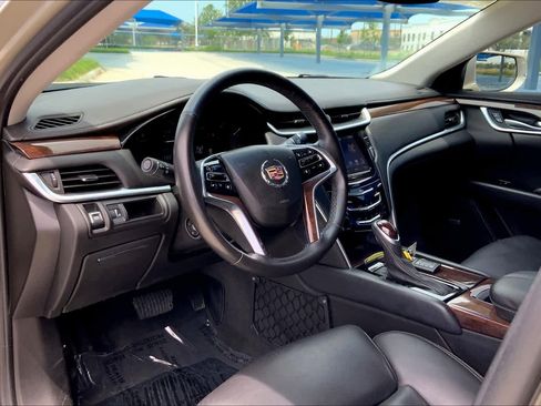 Used 2013 Cadillac XTS Luxury FWD image 18