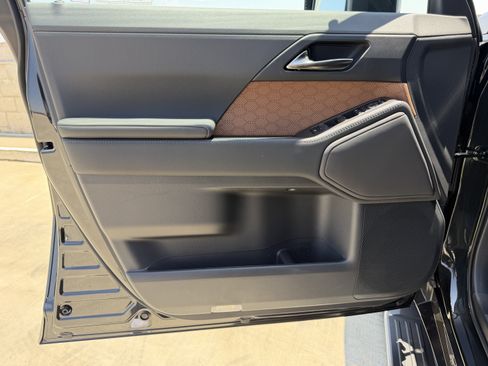 New 2026 Lexus GX 550 AWD/4WD image 16