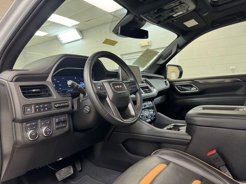 Used 2024 GMC Yukon XL AT4 w/ Technology Package AWD/4WD image 15