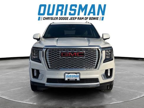 Used 2021 GMC Yukon Denali w/ Denali Premium Package image 8