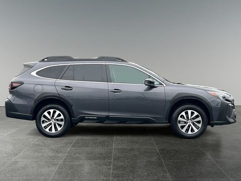 Used 2023 Subaru Outback Premium AWD/4WD image 10