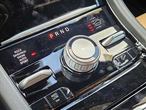 New 2025 Jeep Grand Cherokee Summit w/ Luxury Tech Group V image 17