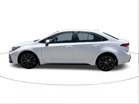 Used 2026 Toyota Corolla SE FWD image 6