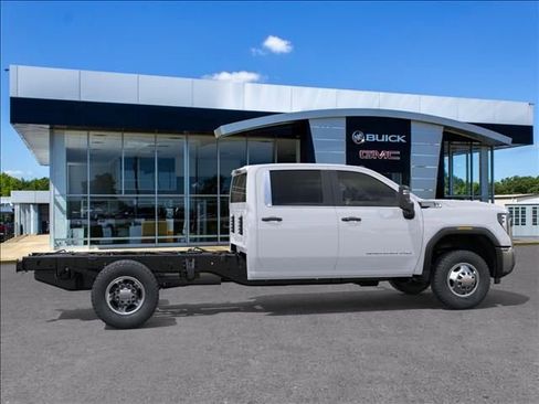 New 2026 GMC Sierra 3500 Pro AWD/4WD image 5